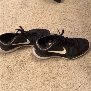 Black Nike gym shoes